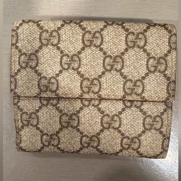 Gucci Beige and Brown Monogram Wallet - Picture 9 of 9
